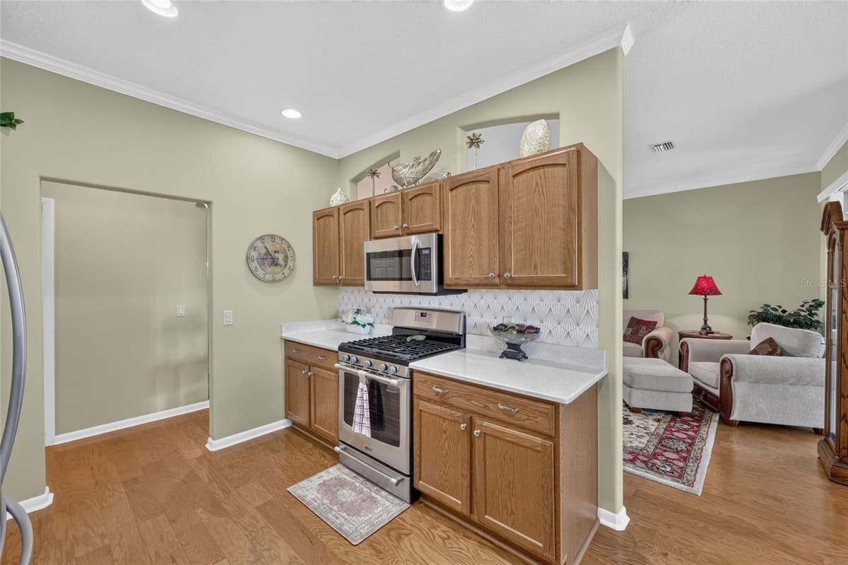 1092 159TH STREET — photo 11 of 41