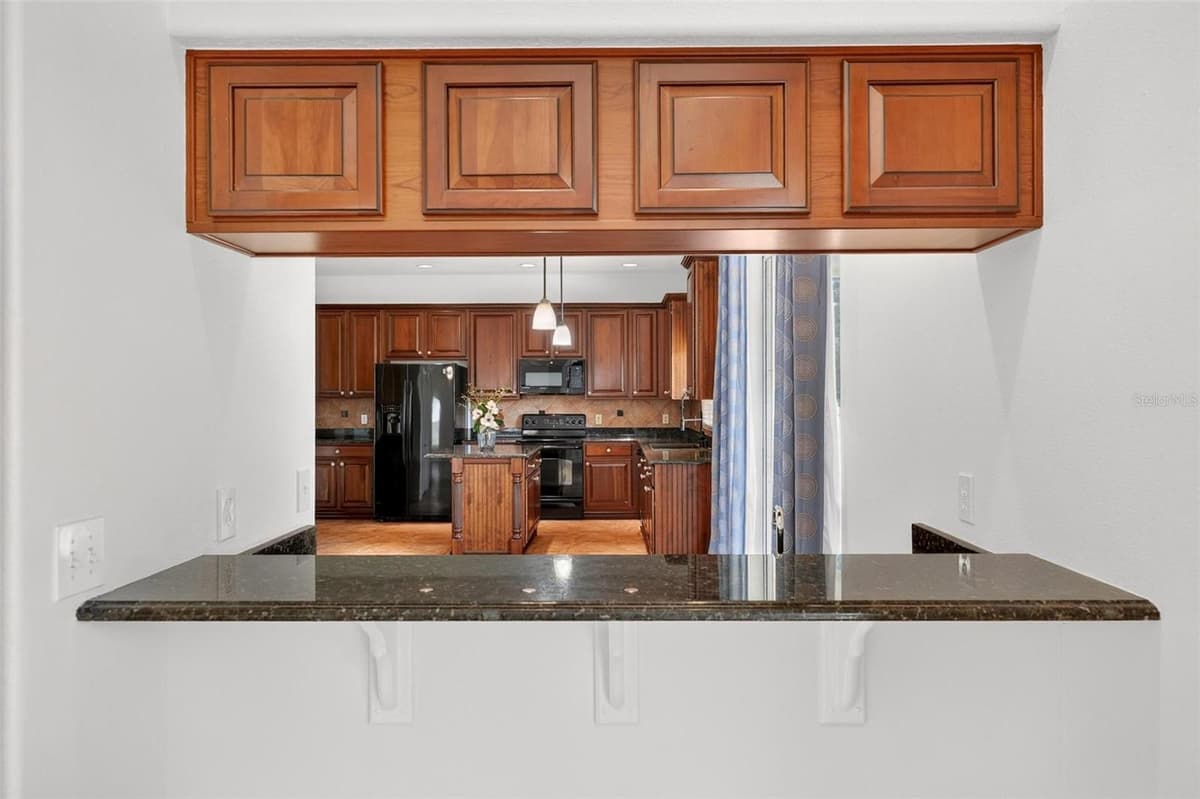 6054 TREMAYNE DRIVE — photo 8 of 64