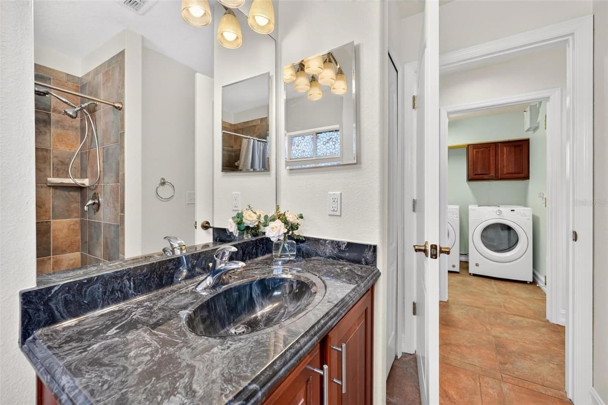 6054 TREMAYNE DRIVE — photo 25 of 64