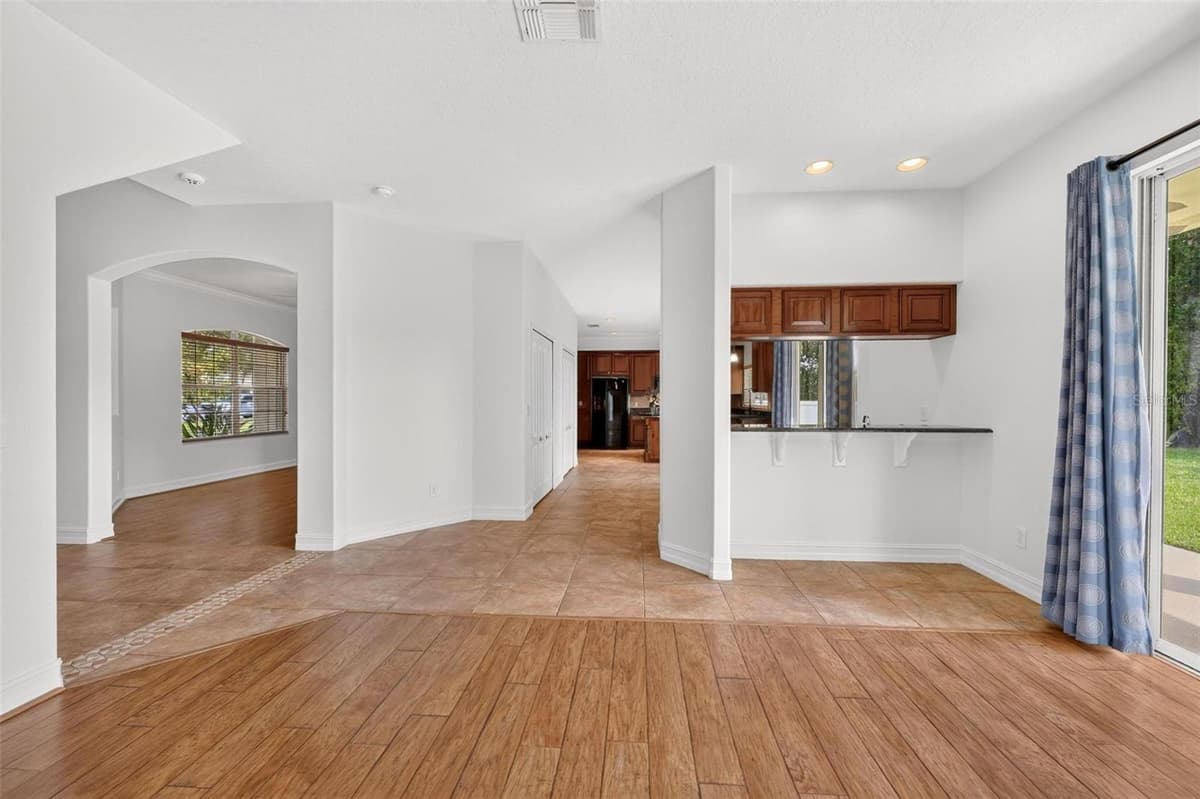 6054 TREMAYNE DRIVE — photo 7 of 64