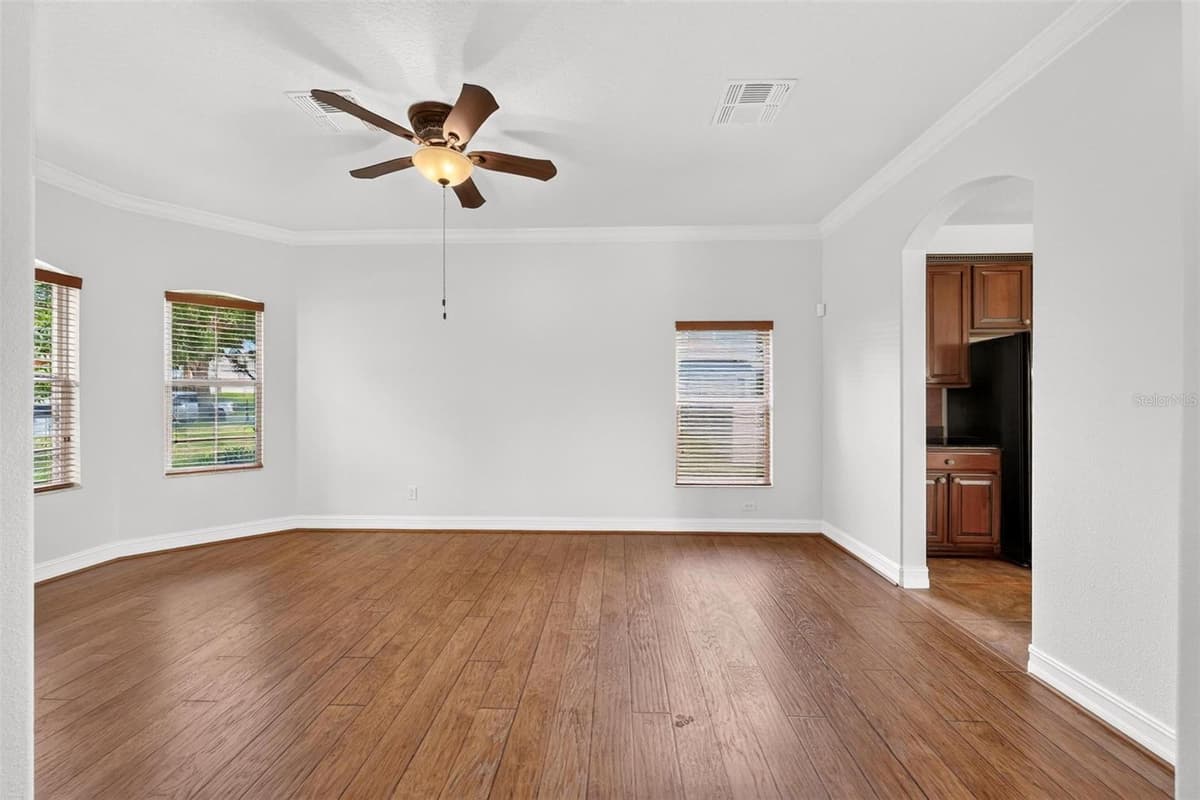 6054 TREMAYNE DRIVE — photo 16 of 64