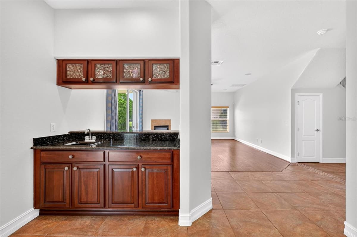 6054 TREMAYNE DRIVE — photo 9 of 64