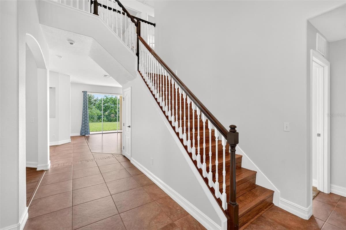 6054 TREMAYNE DRIVE — photo 27 of 64