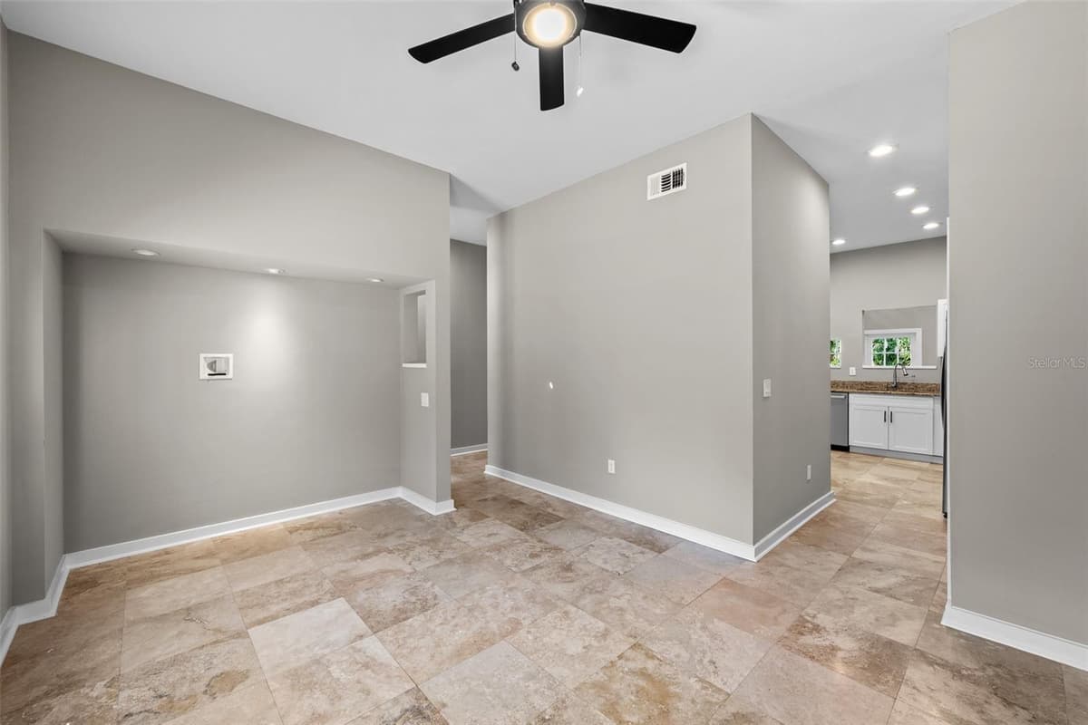 1513 PARK CIRCLE — photo 18 of 31