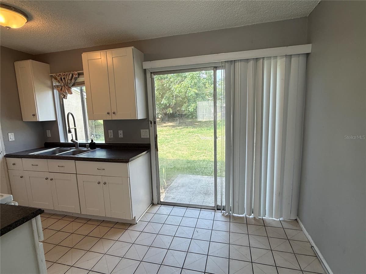 7425 VILLAS OAK COURT — photo 9 of 20