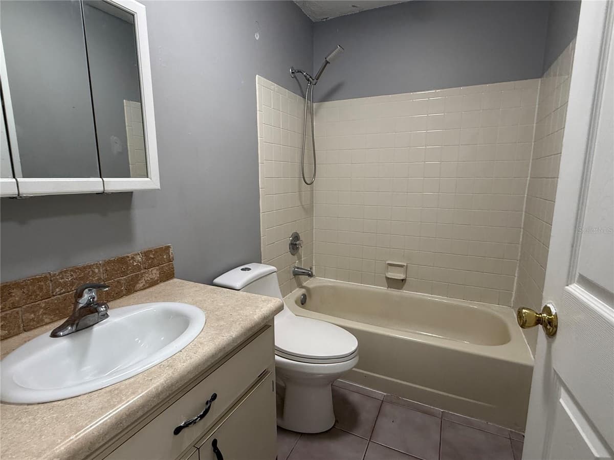 7425 VILLAS OAK COURT — photo 16 of 20