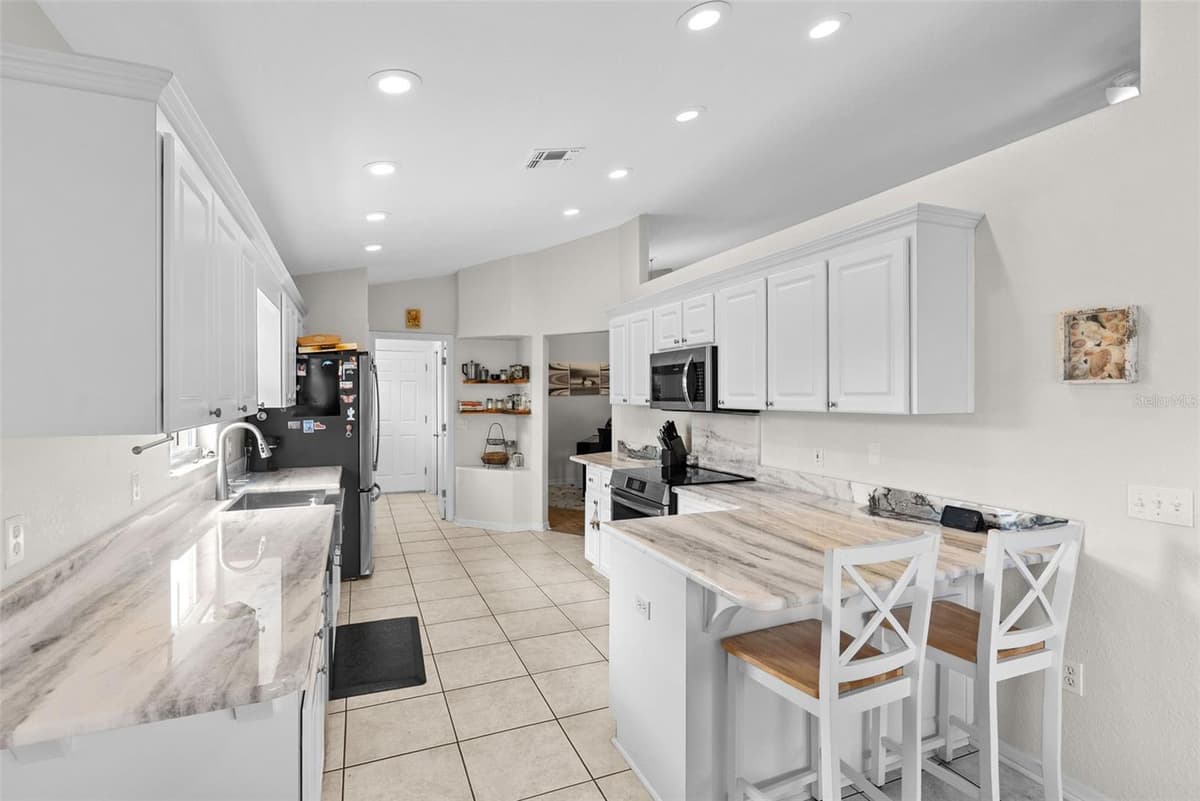 6921 SHIMMERING DRIVE — photo 9 of 50