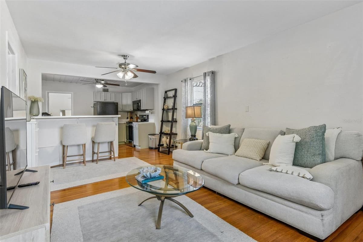 5762 2ND AVENUE — photo 4 of 25