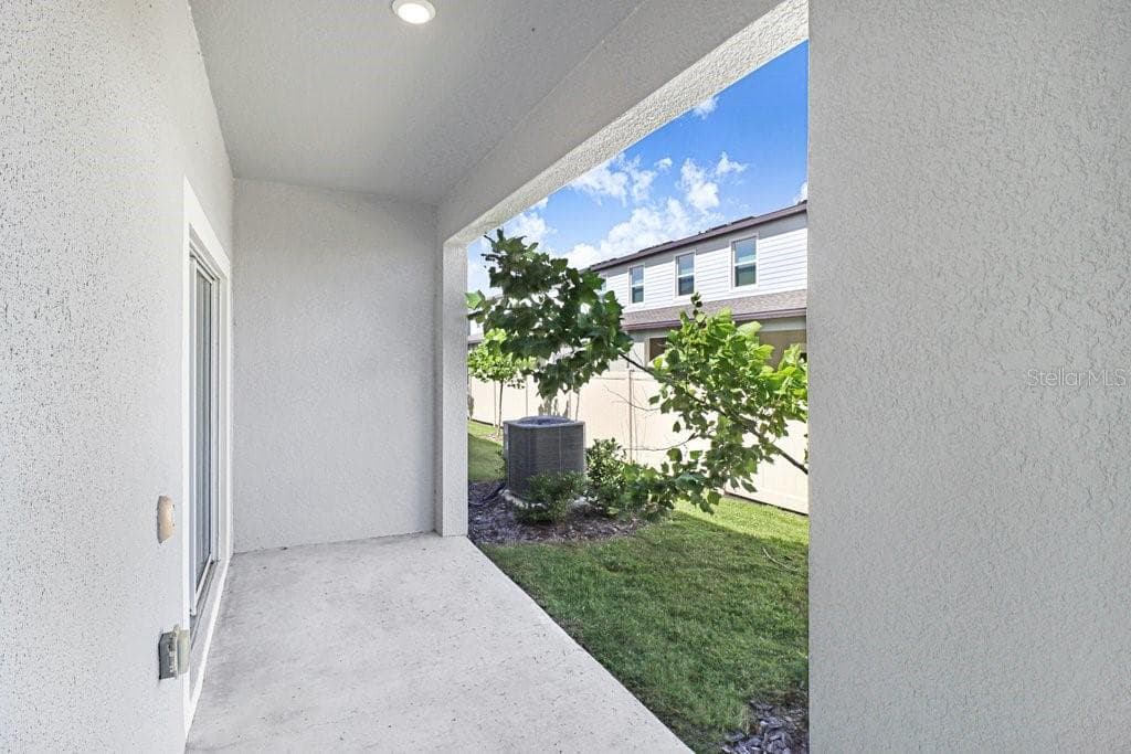 10263 TRUMPET HONETSUCKLE WAY — photo 17 of 39