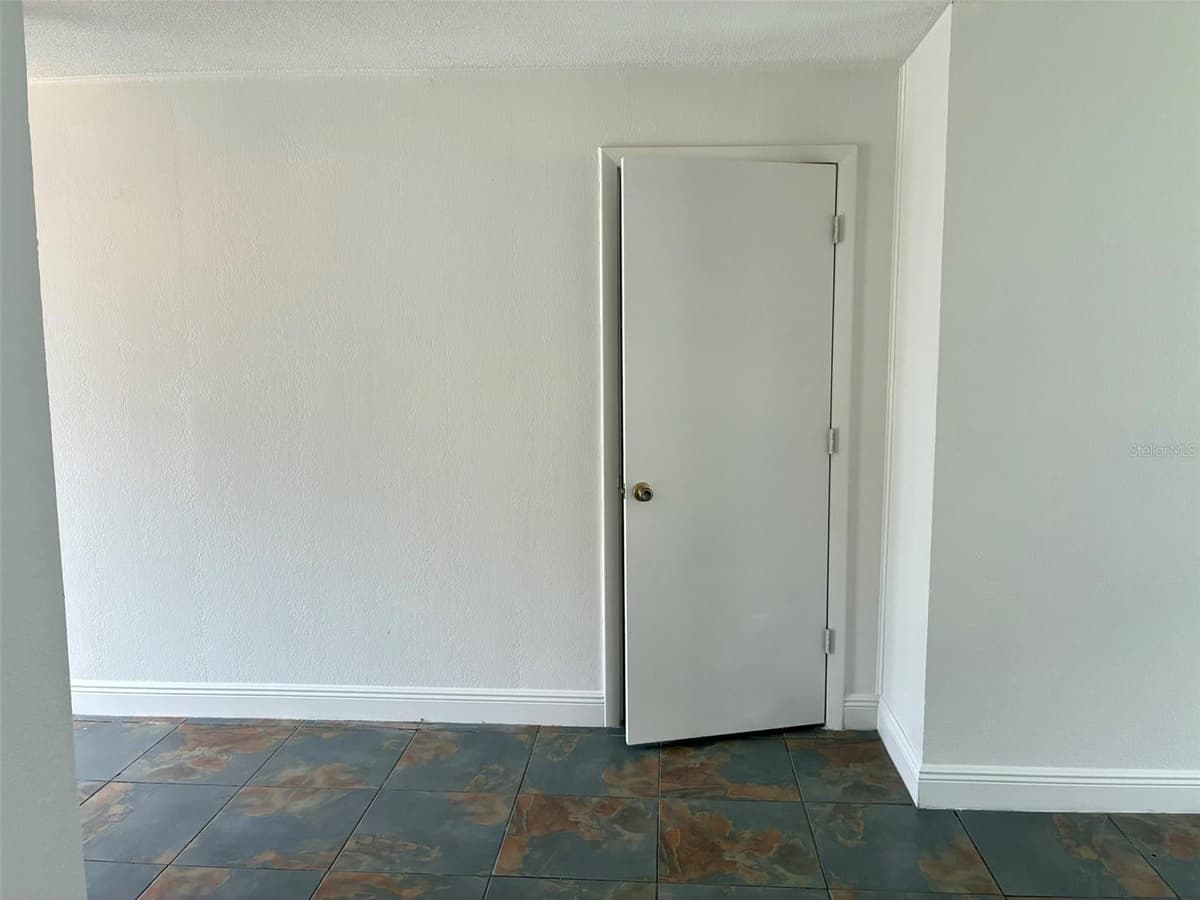 1944 CONWAY ROAD — photo 10 of 27