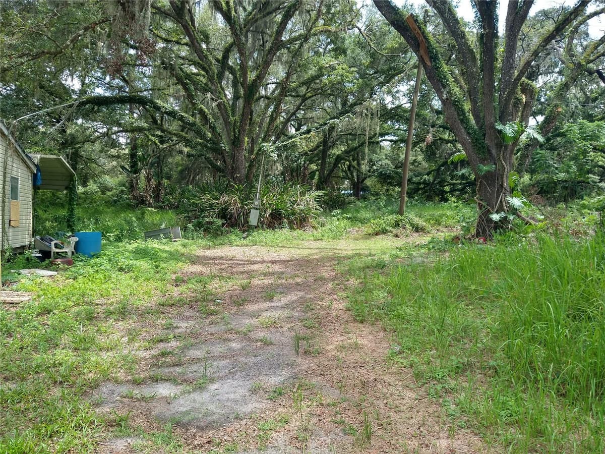 10616 SHADY DRIVE — photo 7 of 19