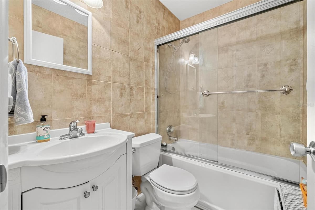 2440 WORLD PARKWAY BOULEVARD — photo 17 of 40