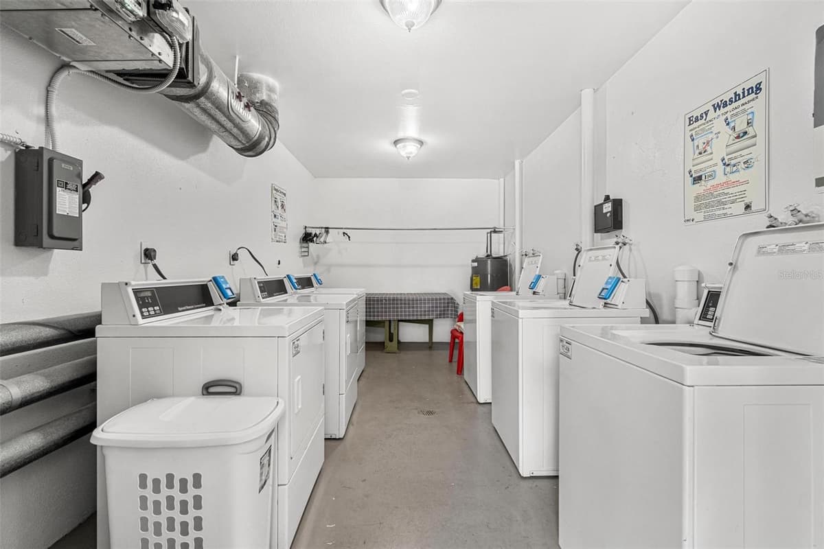 2440 WORLD PARKWAY BOULEVARD — photo 18 of 40