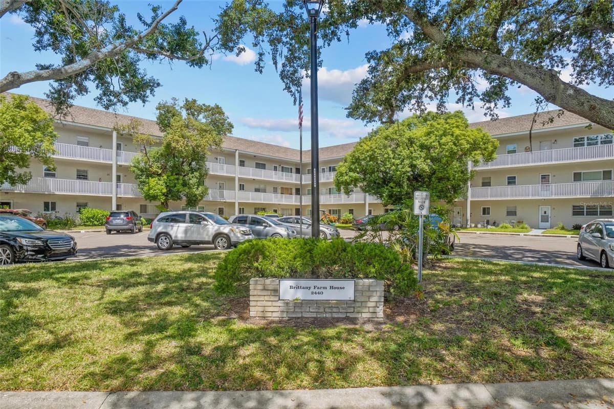 2440 WORLD PARKWAY BOULEVARD — photo 1 of 40
