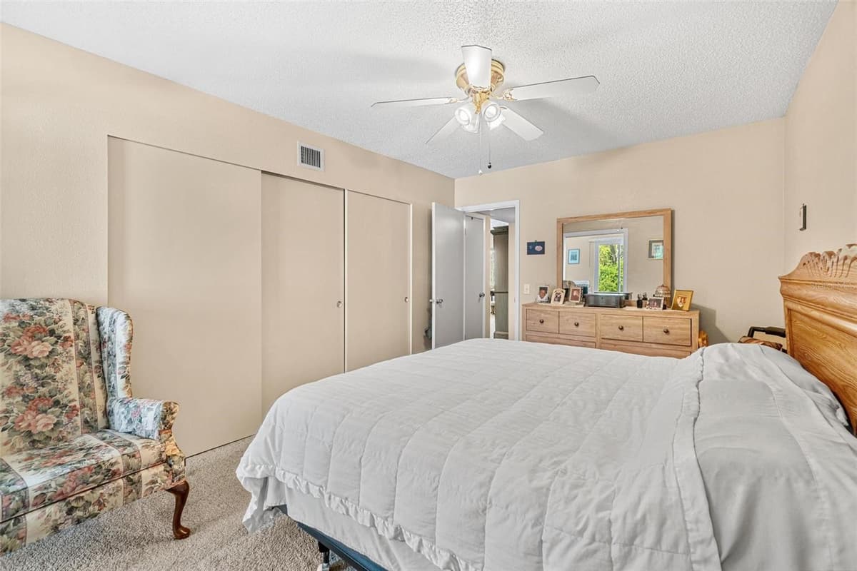 2440 WORLD PARKWAY BOULEVARD — photo 13 of 40