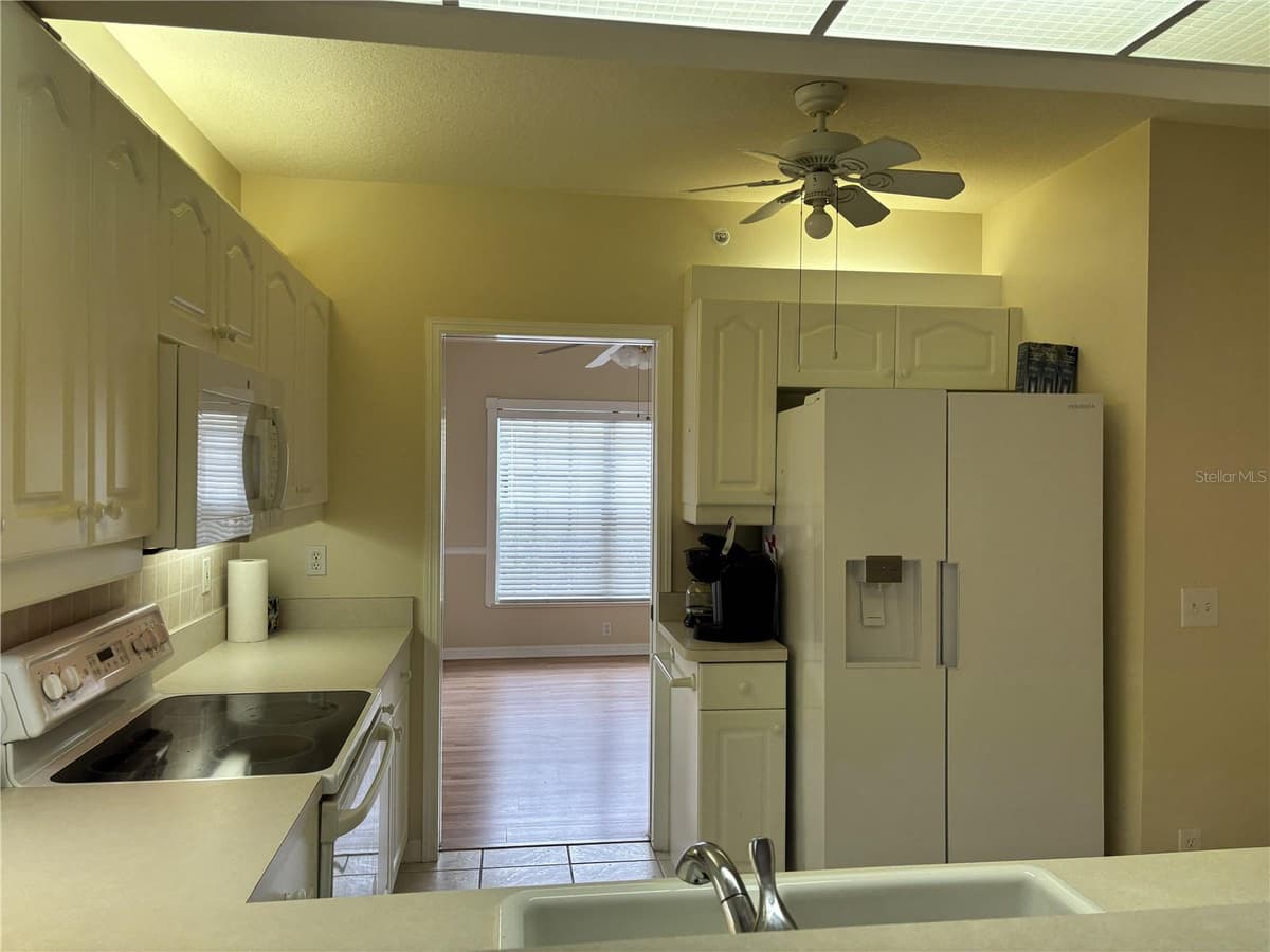 318 CLEARBROOK CIRCLE — photo 3 of 39