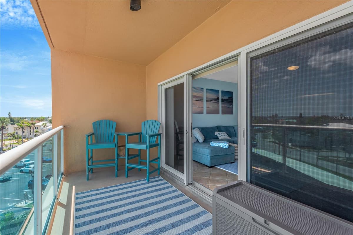 880 MANDALAY AVENUE — photo 11 of 35