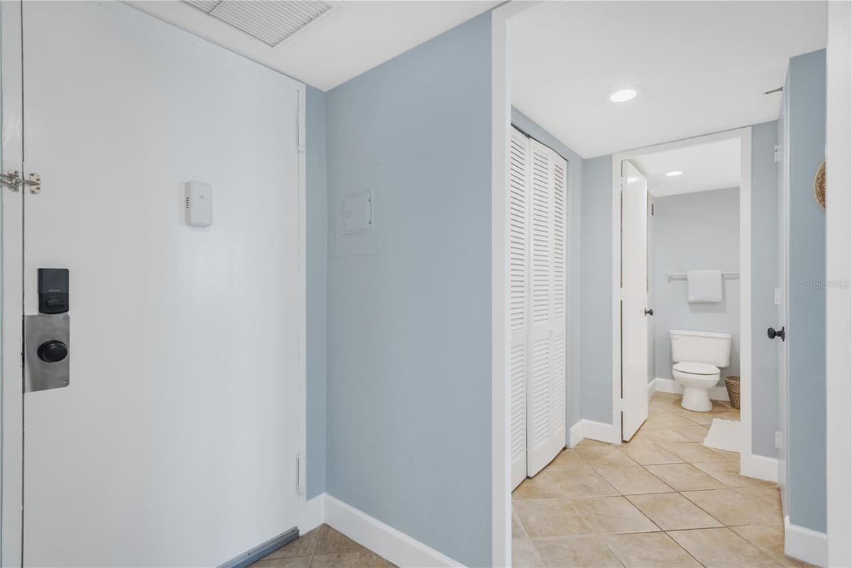 880 MANDALAY AVENUE — photo 5 of 35