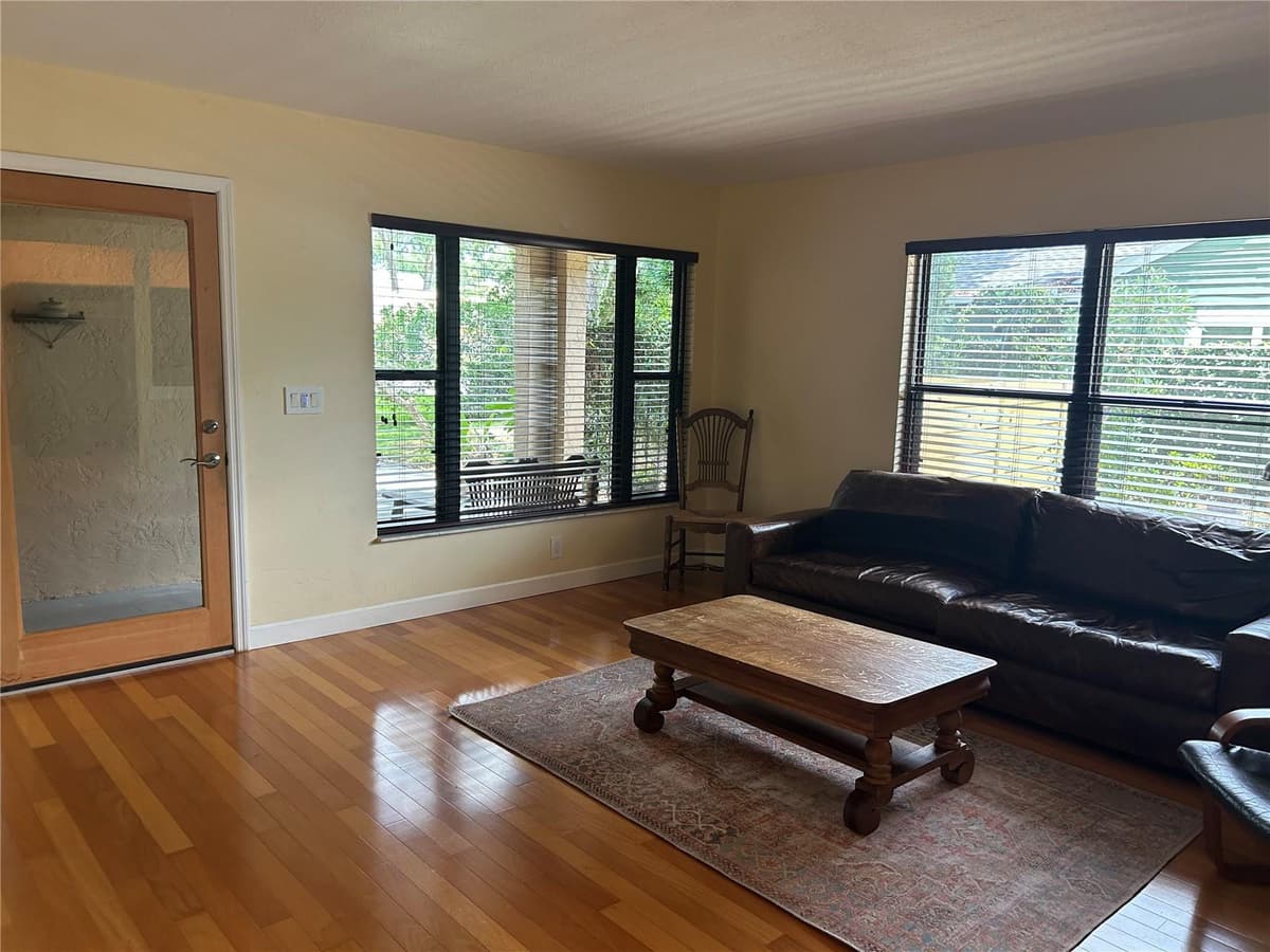 1850 BRYAN AVENUE — photo 12 of 26