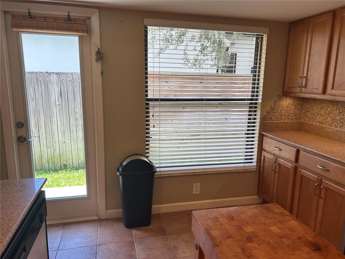 1850 BRYAN AVENUE — photo 7 of 26