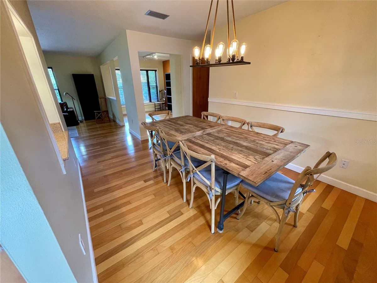 1850 BRYAN AVENUE — photo 9 of 26