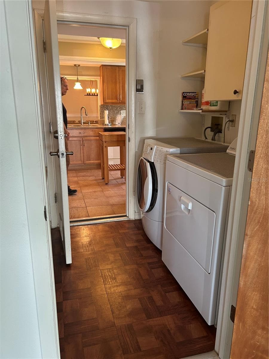 1850 BRYAN AVENUE — photo 22 of 26