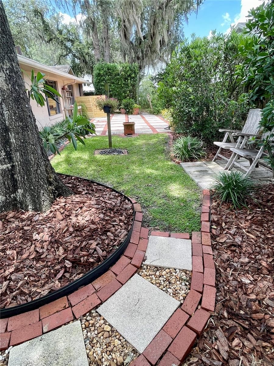 1850 BRYAN AVENUE — photo 18 of 26