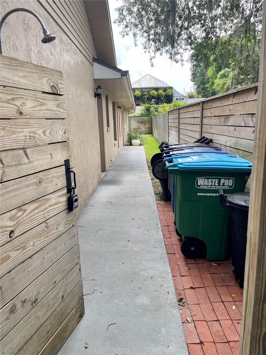 1850 BRYAN AVENUE — photo 25 of 26