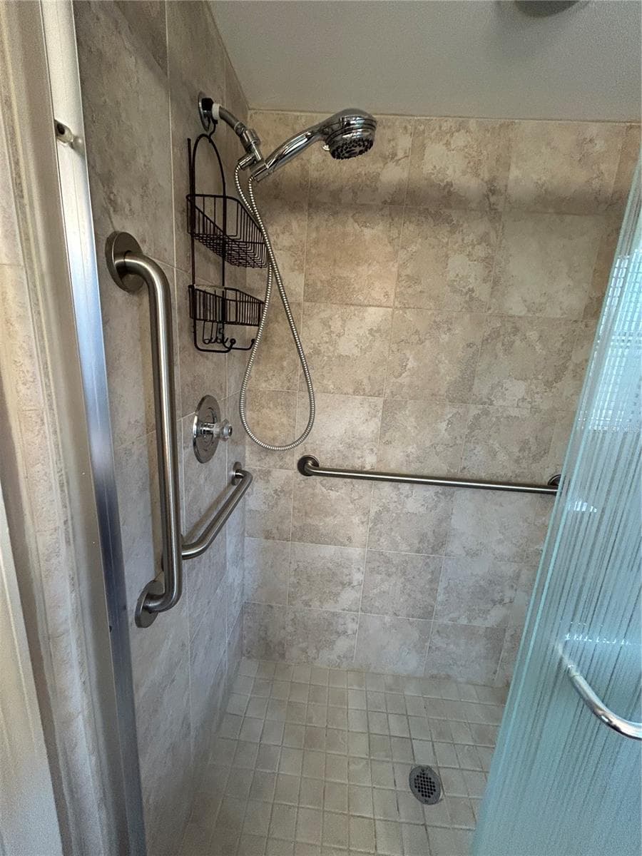 1850 BRYAN AVENUE — photo 16 of 26
