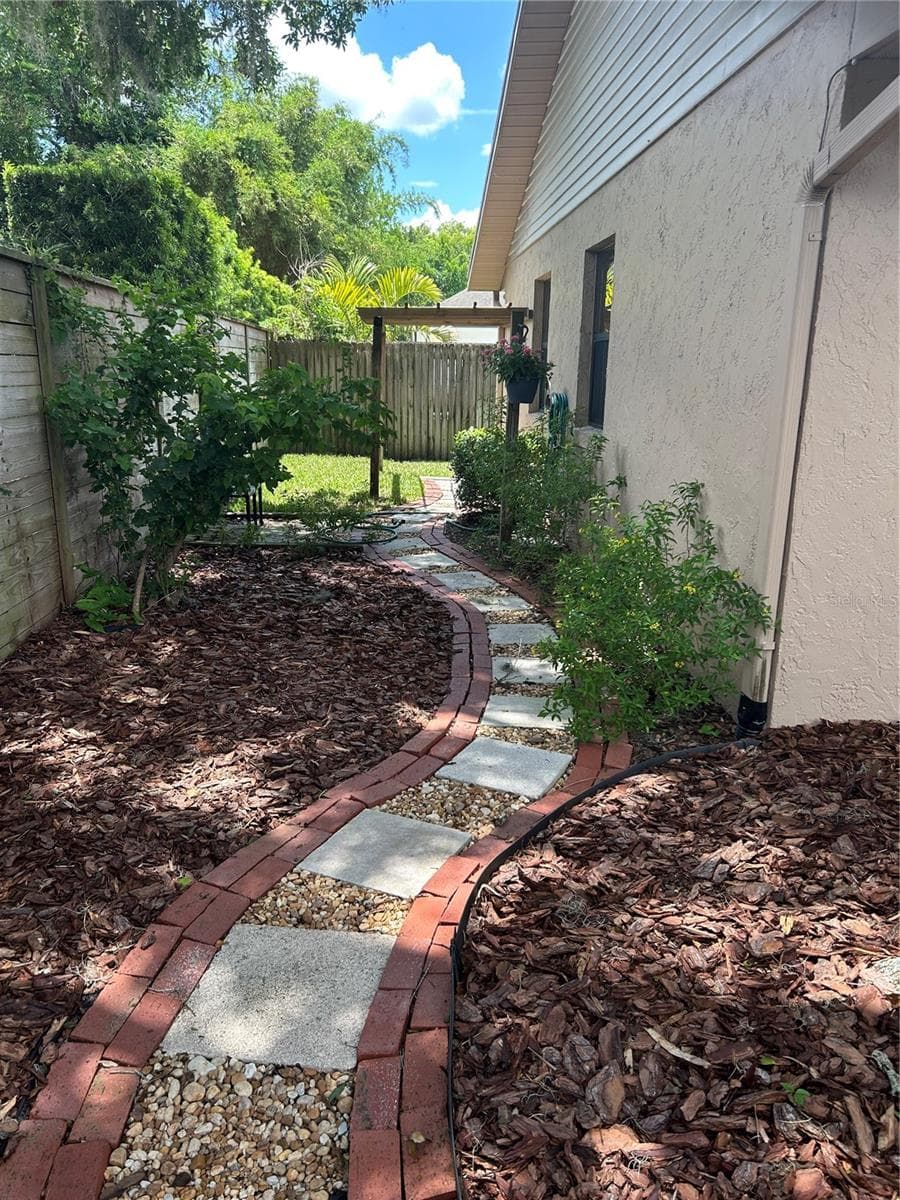 1850 BRYAN AVENUE — photo 19 of 26