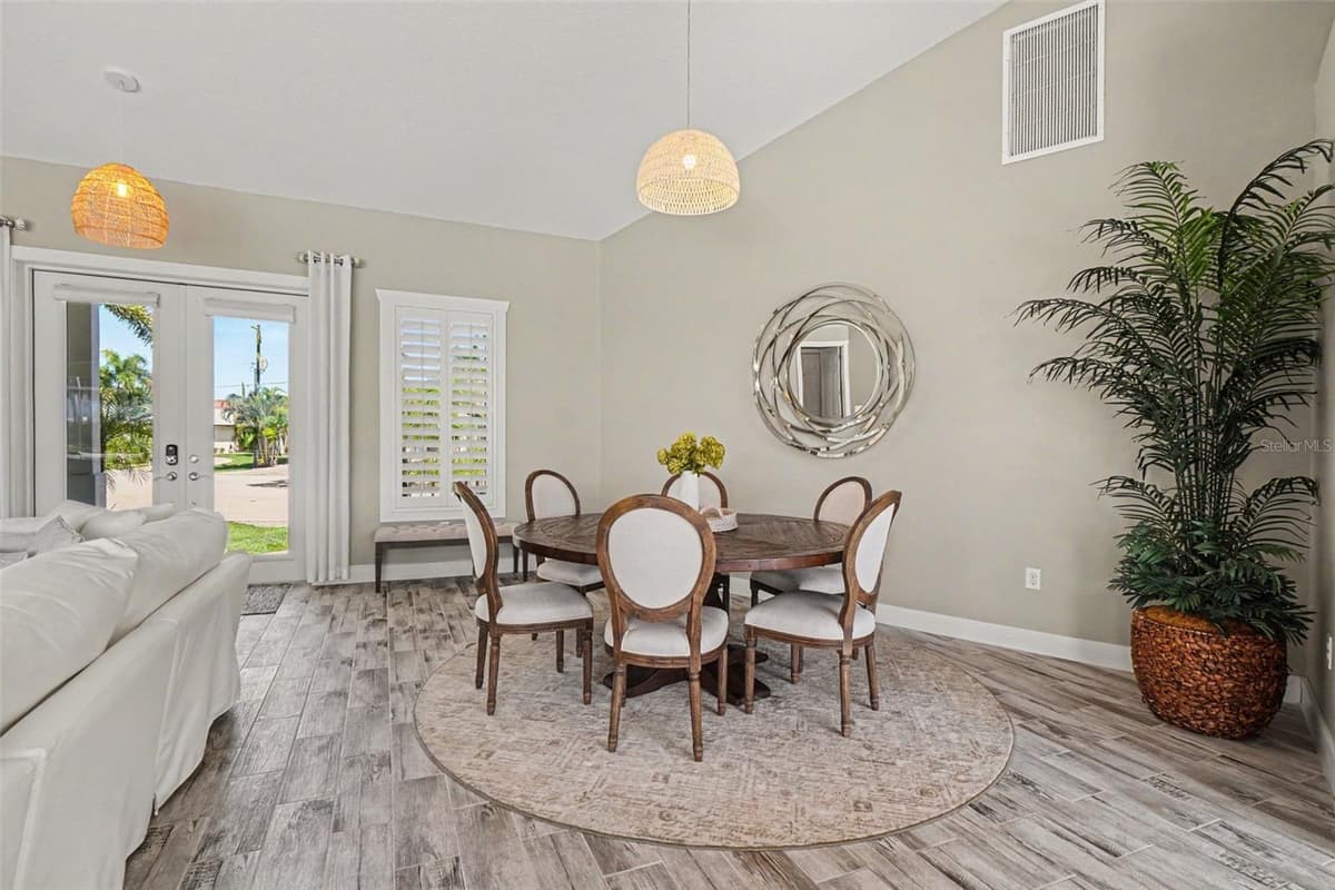 1435 RAVEN COURT — photo 12 of 45