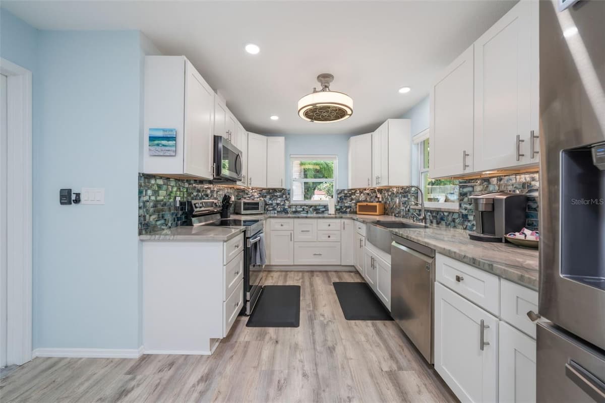 7311 BROUGHTON STREET — photo 8 of 46