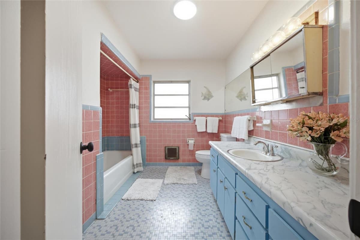 2216 MCBERRY STREET — photo 15 of 28