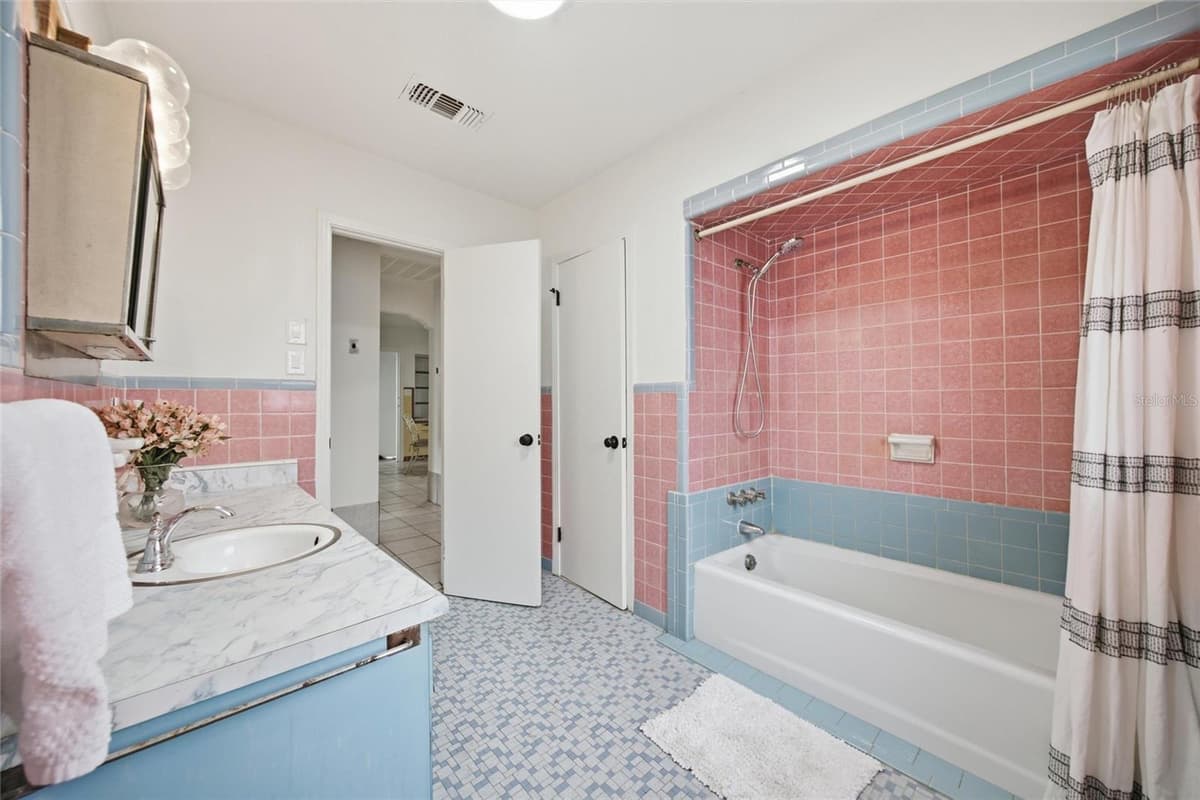 2216 MCBERRY STREET — photo 16 of 28