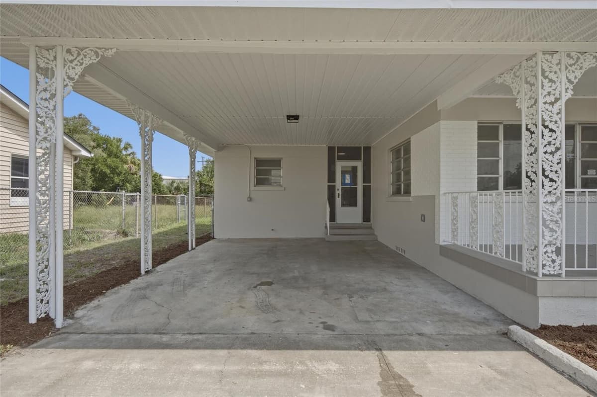 2216 MCBERRY STREET — photo 3 of 28