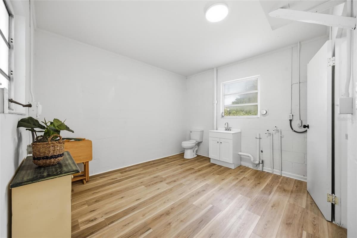 2216 MCBERRY STREET — photo 19 of 28