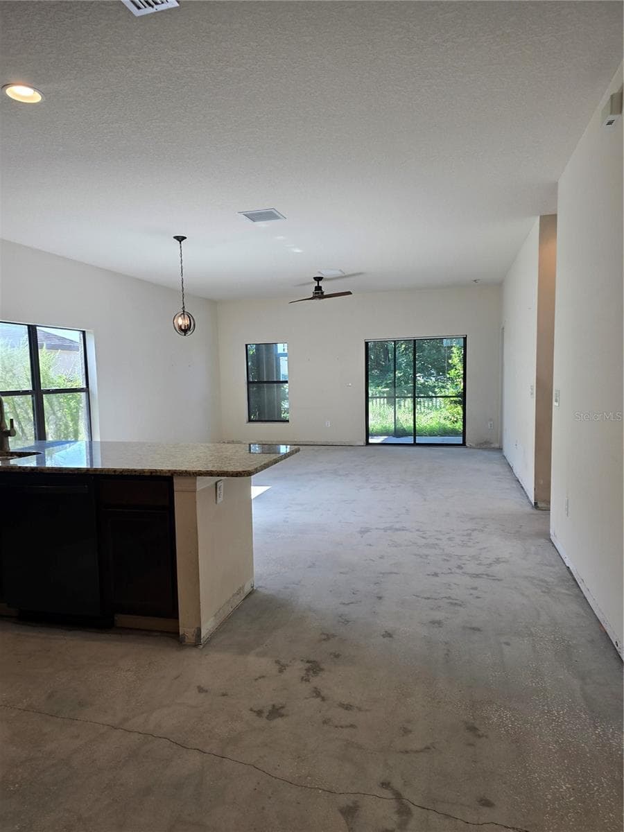 14282 SALTBY PLACE — photo 7 of 42