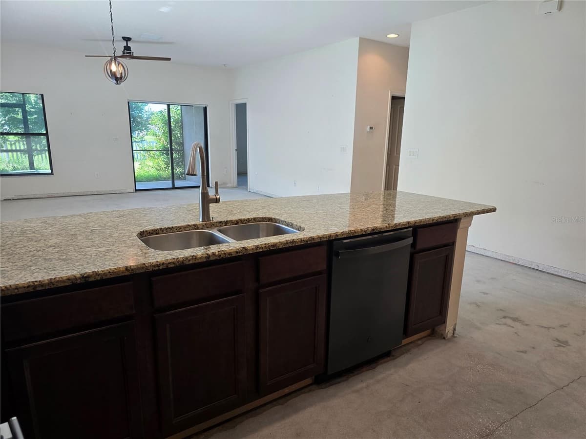 14282 SALTBY PLACE — photo 9 of 42