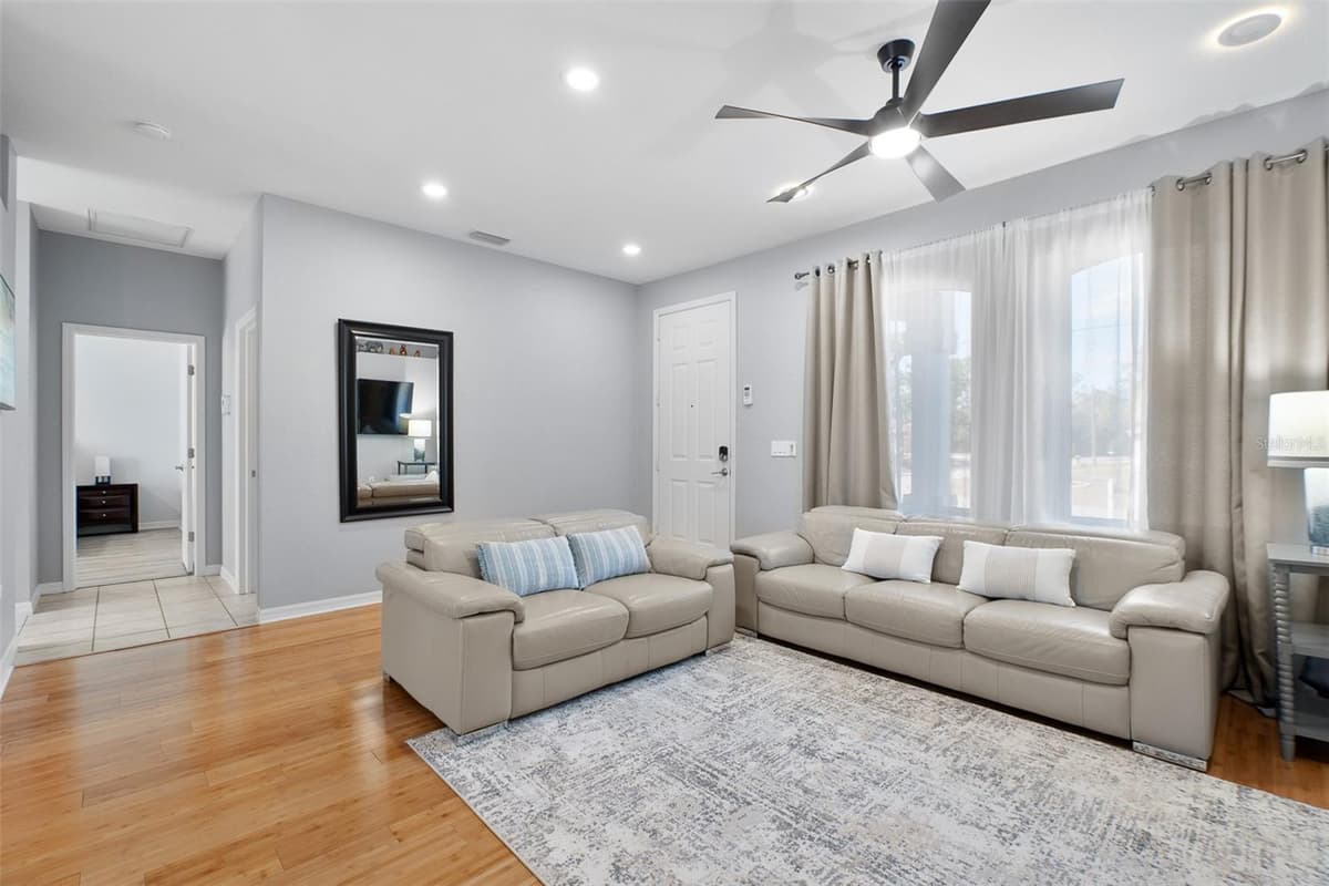 4320 MICHALER STREET — photo 5 of 30
