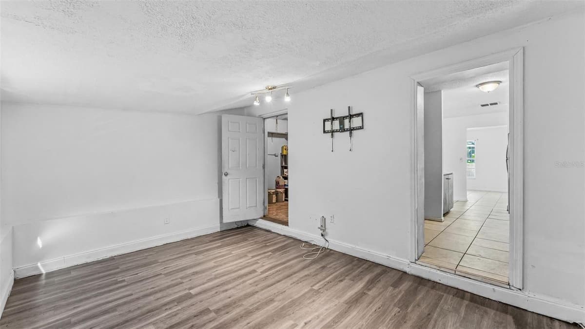 707 LORRI AVENUE — photo 20 of 46