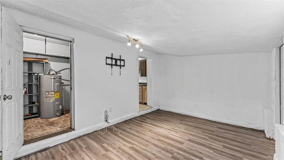 707 LORRI AVENUE — photo 18 of 46