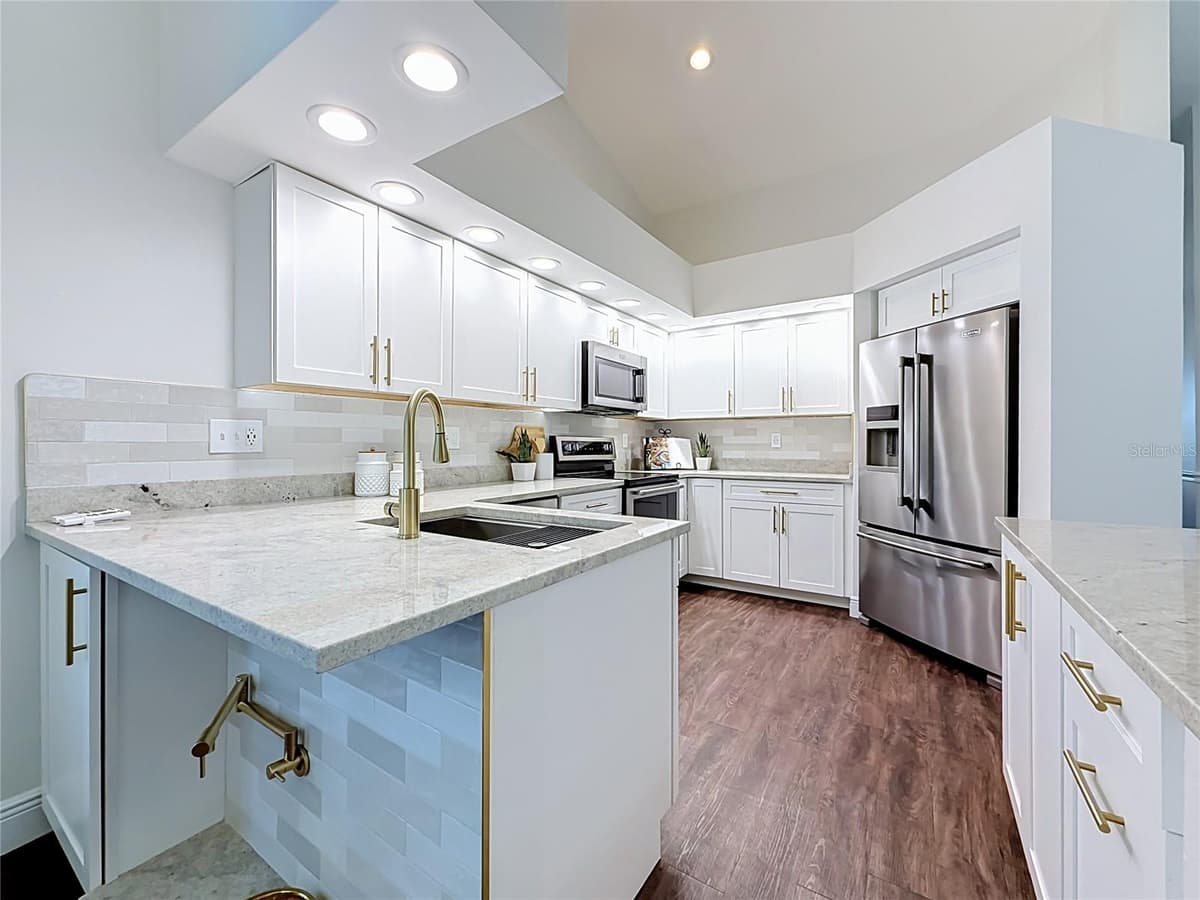 3390 LAKE SHORE LANE — photo 16 of 51