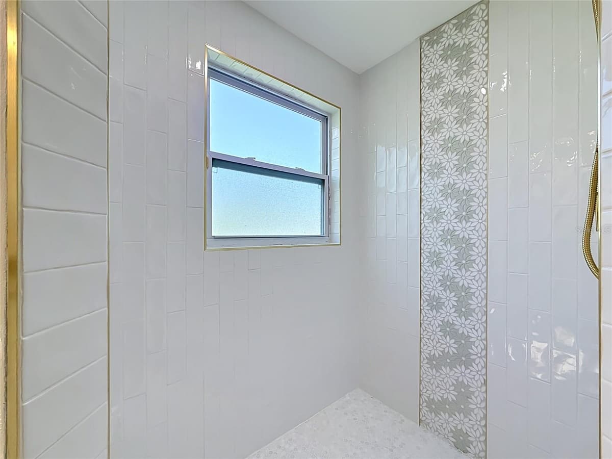 3390 LAKE SHORE LANE — photo 24 of 51