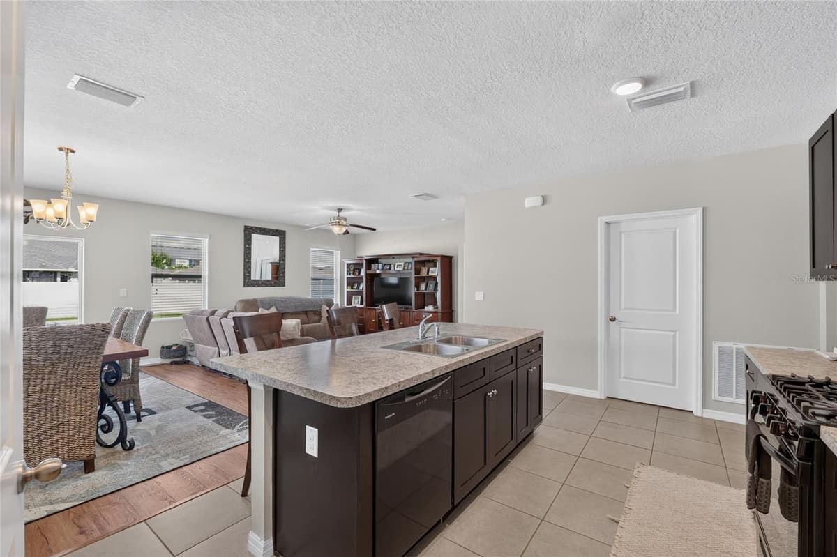 9785 PEPPER TREE TRAIL — photo 18 of 44