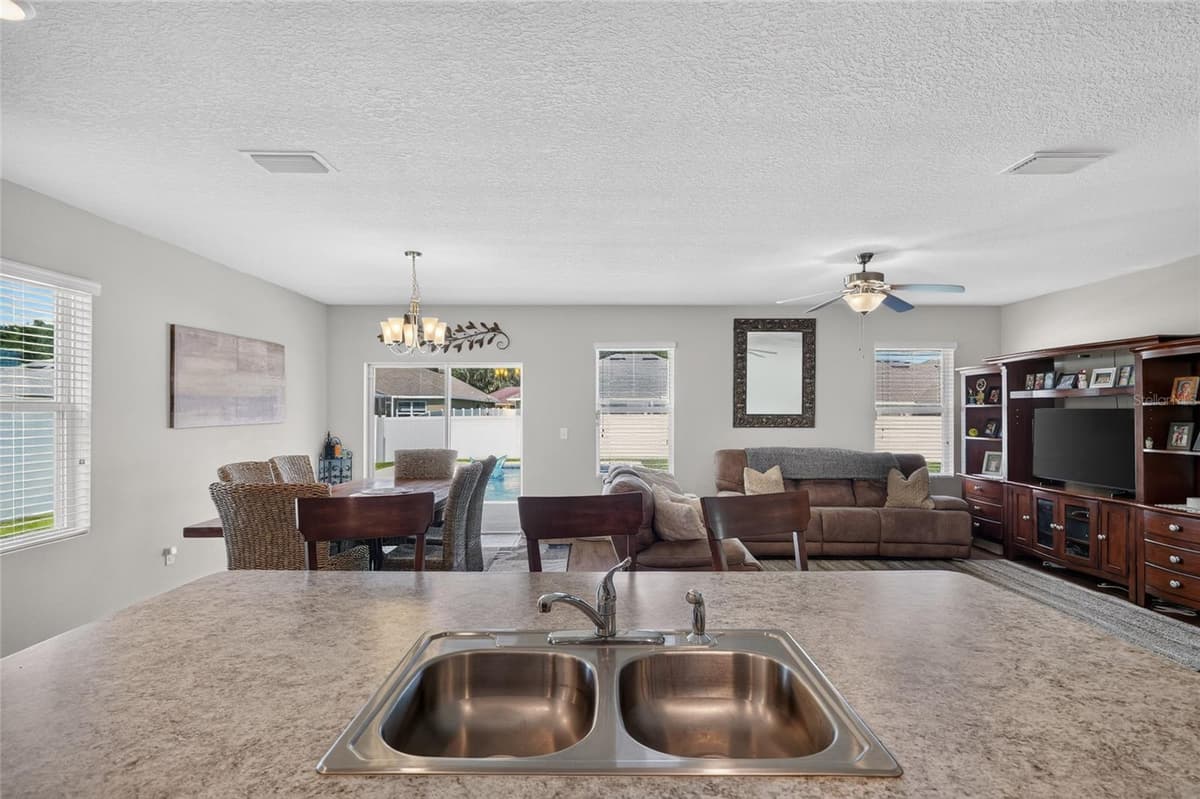 9785 PEPPER TREE TRAIL — photo 17 of 44