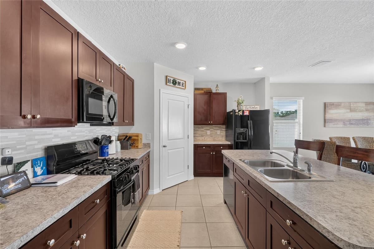 9785 PEPPER TREE TRAIL — photo 14 of 44