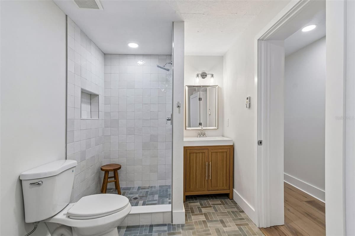 403 DRIFTWOOD DRIVE — photo 25 of 37