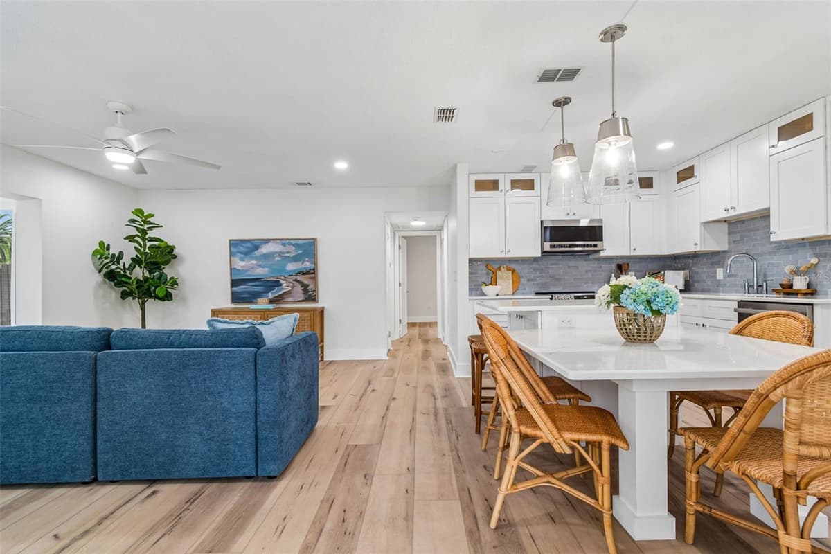 403 DRIFTWOOD DRIVE — photo 5 of 37