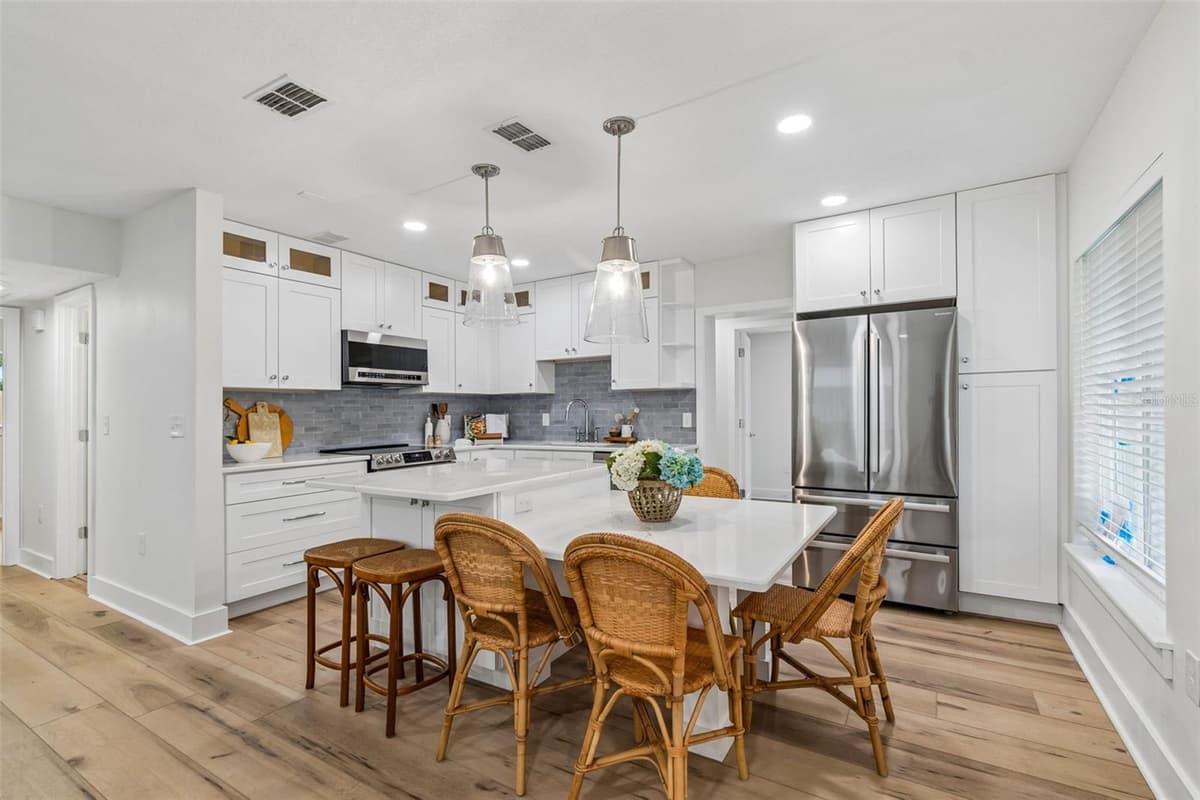 403 DRIFTWOOD DRIVE — photo 6 of 37