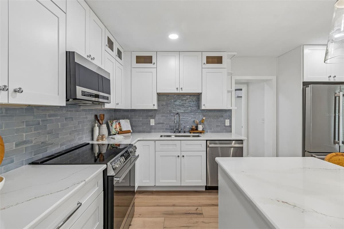 403 DRIFTWOOD DRIVE — photo 8 of 37